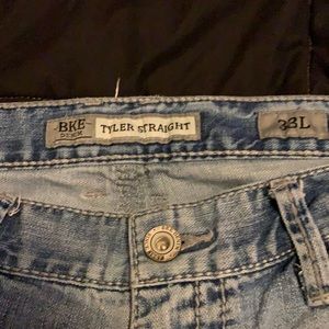 Selling my Tyler straight jeans 33/32